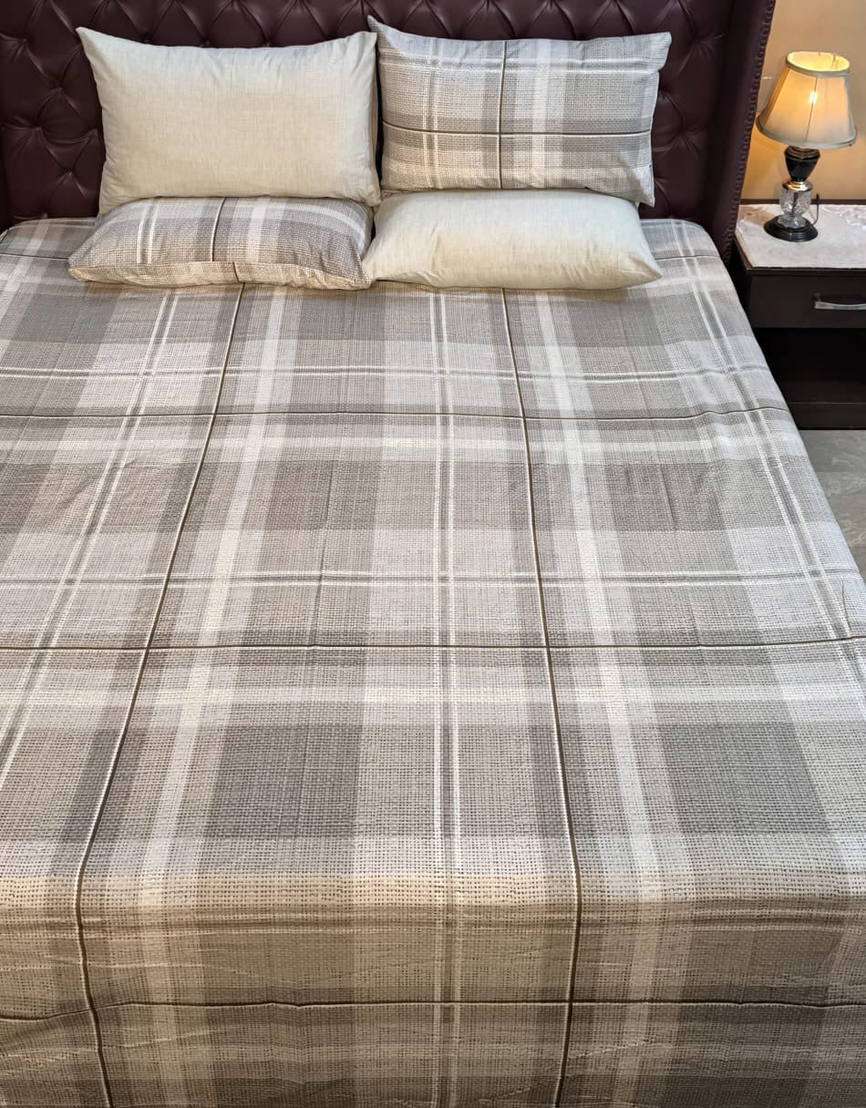 SM-112: Cotton Bedsheet with 4 Pillows
