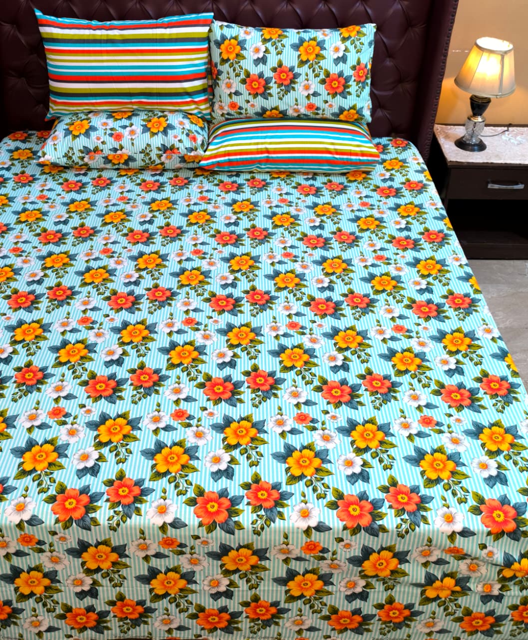 SM-118: Cotton Bedsheet with 4 Pillows