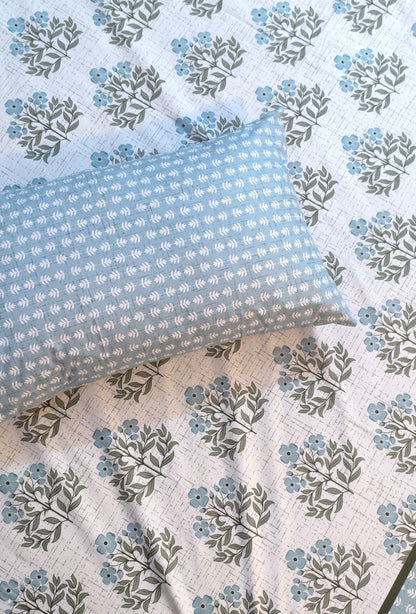 SM-131: Cotton Bedsheet with 4 Pillows