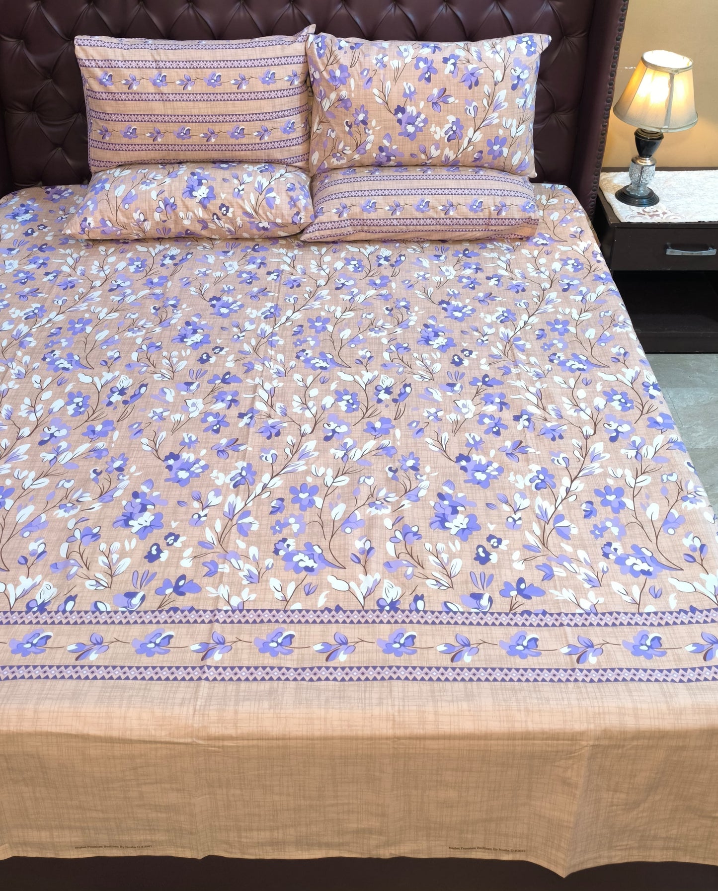 SM-129: Cotton Bedsheet with 4 Pillows