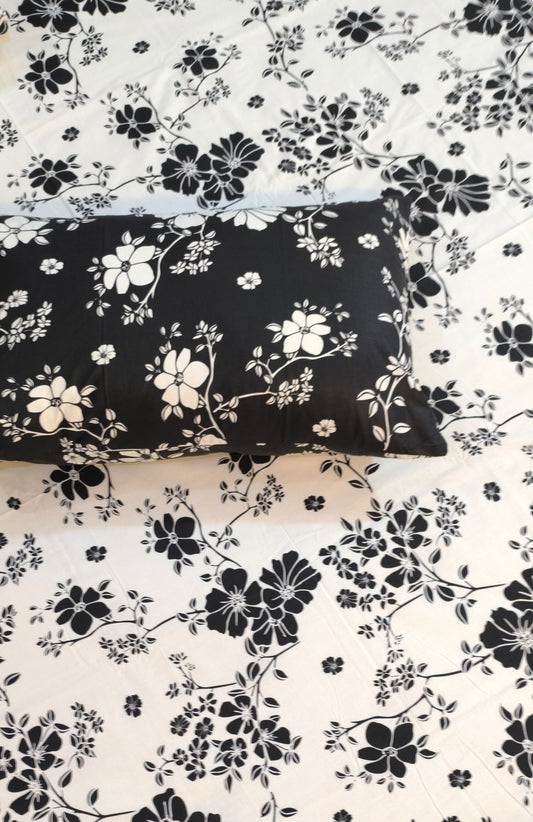 SM-141: Cotton Bedsheet with 4 Pillows