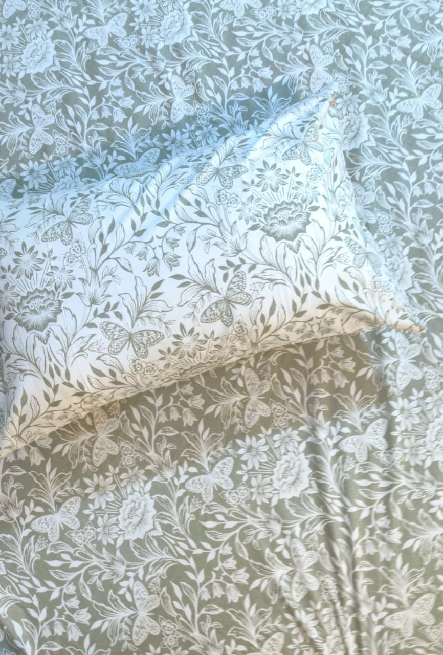 SM-119: Cotton Bedsheet with 4 Pillows