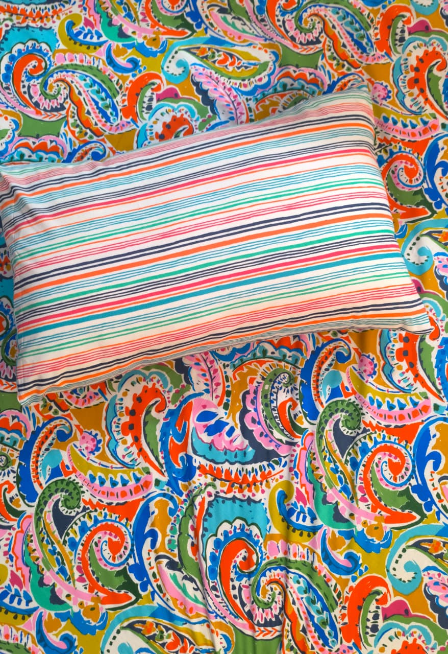 SM-117: Cotton Bedsheet with 4 Pillows